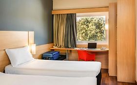 Ibis Paulinia